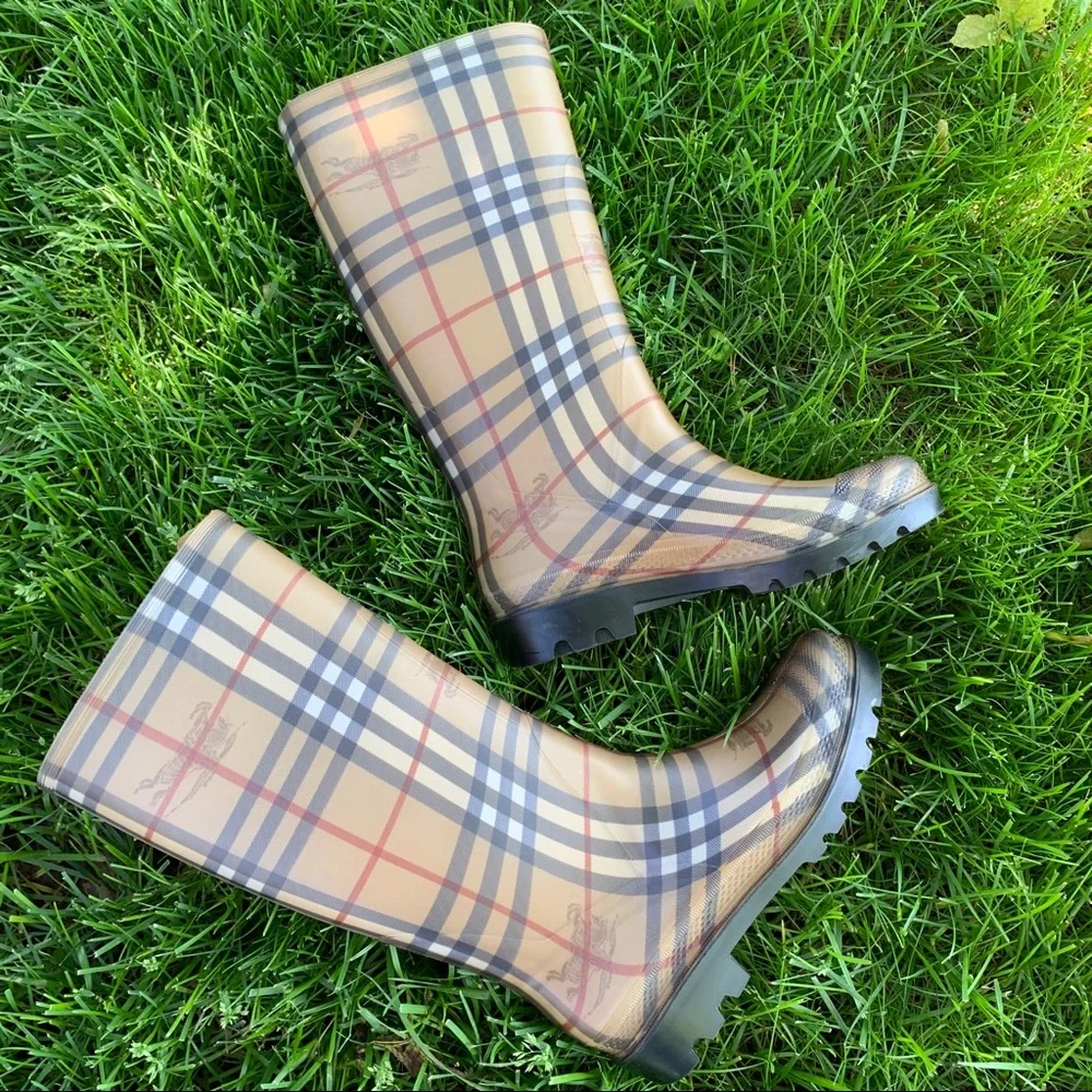 Burberry tall glossy